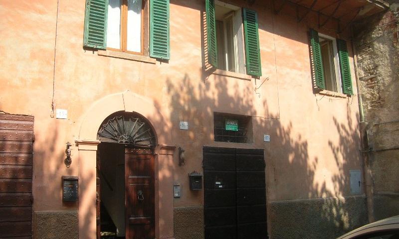 facade of the building where the Pettirosso flat is